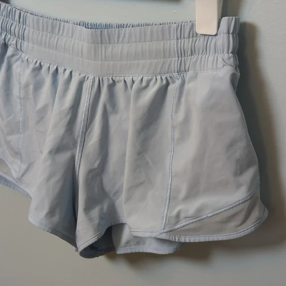 TOO LATE! CONSIGNED! Lululemon Hotty Hot Short II Blue Linen 2.5" - Picture 5 of 8